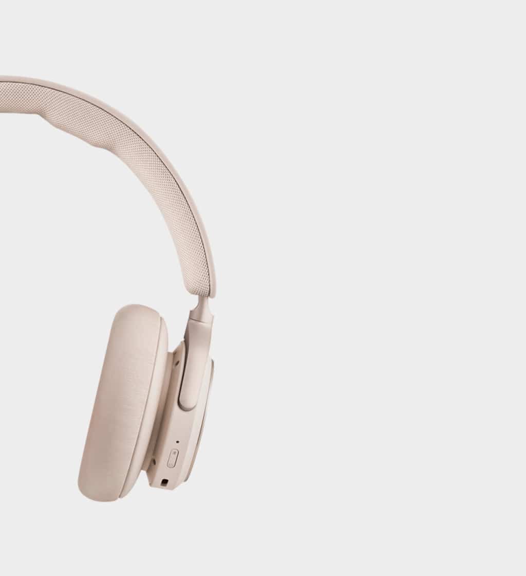 Comfortable over-ear headphones - الصورة 3